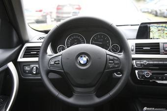 2016款宝马3系 2.0T自动320Li时尚型