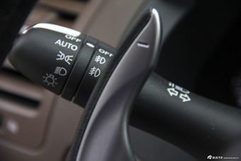 2013款英菲尼迪QX70 3.7L超越版