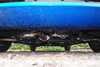 2015款雨燕1.5L手动限定版