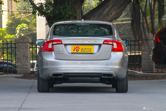 2016款沃尔沃S60L 2.0T自动 T5智驭版