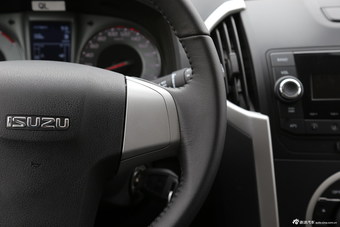 2015款五十铃mu-X 3.0T自动四驱探索型