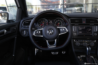 2016款高尔夫2.0T自动GTI