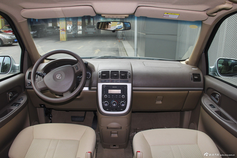 2014款GL8商务车2.4L自动经典版