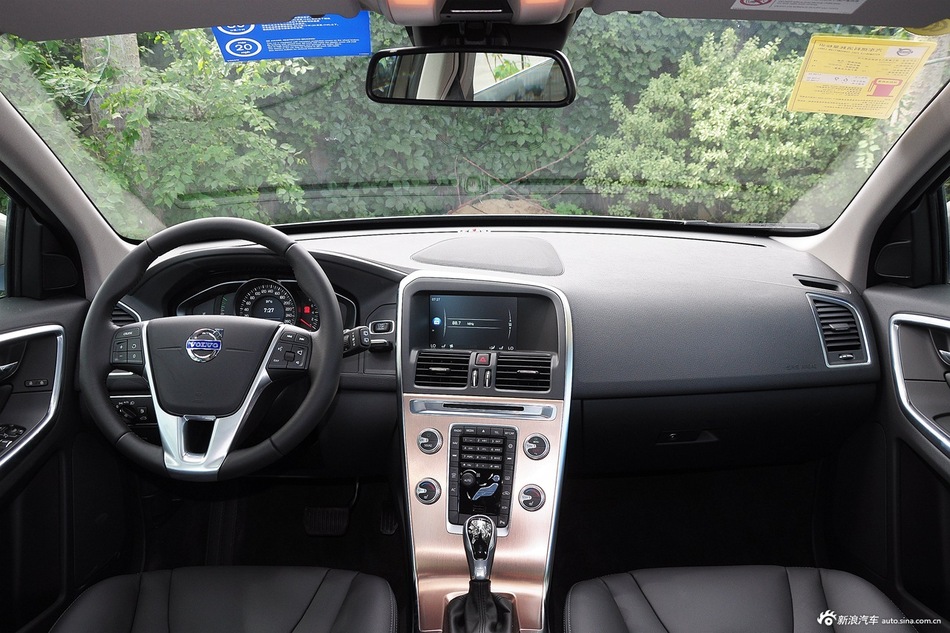2016款沃尔沃XC60 2.0T 智进版
