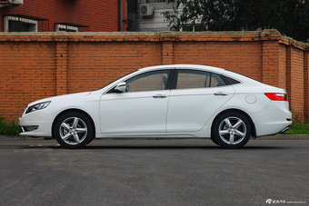 2014款奔腾B70 2.0L手动豪华型