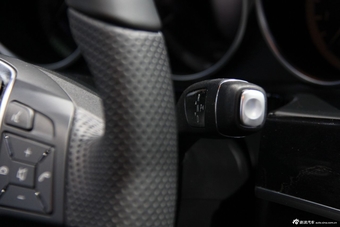 2014款奔驰E级内饰