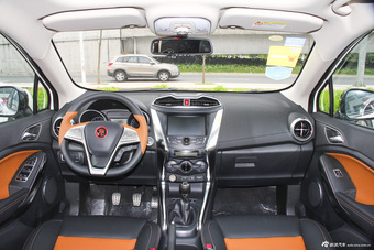 2016款比亚迪元1.5L手动尊荣型