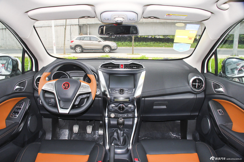 2016款比亚迪元1.5L手动尊荣型