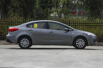 2015款起亚K3 1.6L手动GL