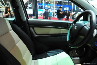 北京汽车E系列CROSS