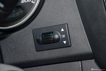 2016款北京BJ40L 2.3T自动四驱尊享版