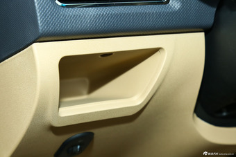 2014款五菱宏光S 1.2L手动舒适型