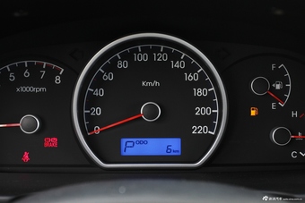 2015款悦动1.6L自动舒适型