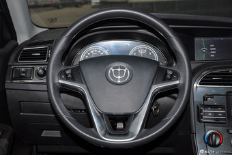 2014款中华V5 1.5T手动两驱运动型