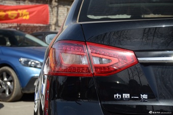 2016款奔腾B90 1.8T自动尊贵型十周年纪念版