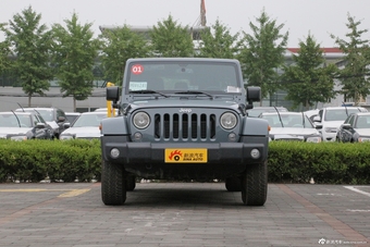 2014款牧马人2.8TD撒哈拉四门版