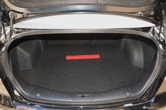 2016款奔腾B90 1.8T自动尊贵型十周年纪念版