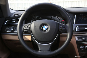 2013款宝马7系730Li豪华型