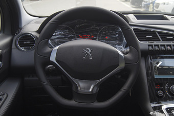 2015款东风标致3008 1.6T自动THP至尚版