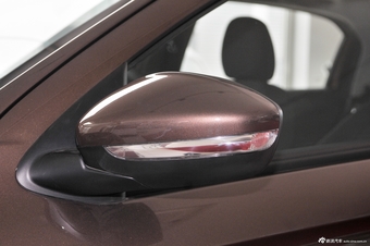 2013款东风标致301 1.6L自动豪华版