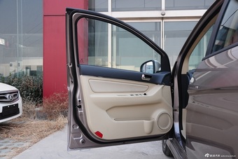 2015款绅宝D20两厢1.5L手动乐天版