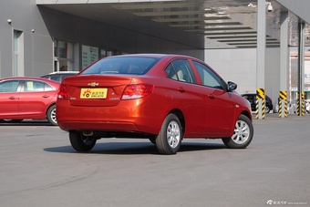 2015款3 1.3L AMT理想版