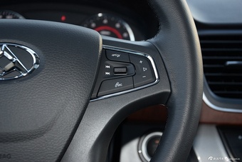 2016款上汽大通G10 2.0T自动行政版