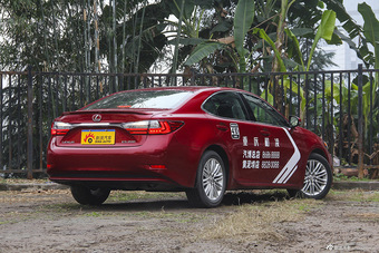 2015款雷克萨斯ES 2.0L自动200舒适版