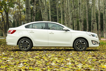 2015款海马福美来1.6L手动悦尚型