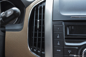 2013款宝骏630 1.5L手动精英型