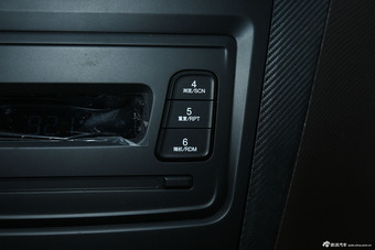 2015款五菱宏光S1 1.5L手动标准型