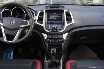 2015款逸动XT 1.6L自动俊酷型国IV