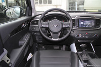 2015款索兰托L 2.4L自动汽油四驱精英版 7座 国5