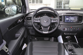 2015款索兰托L 2.4L自动汽油四驱精英版 7座 国5