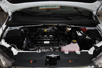 2014款爱唯欧三厢1.4L手动舒享版