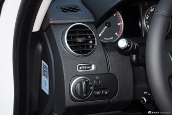 2015款第四代发现3.0 SDV6 HSE柴油版