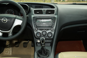 2015款海马福美来1.6L手动悦尚型