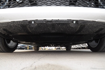 2016款奔腾B70 2.0L自动尊享型