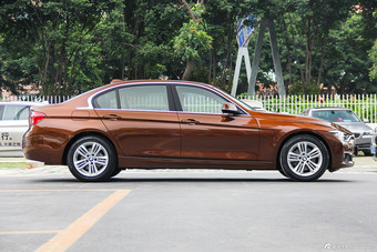 2016款宝马3系 2.0T自动320Li时尚型