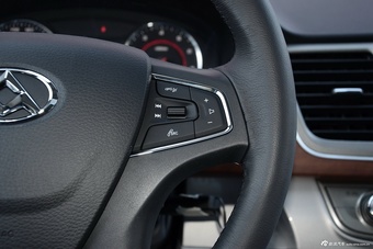 2016款上汽大通G10 2.0T手动豪华版