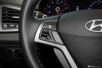 2015款现代飞思 1.6T自动尊享版