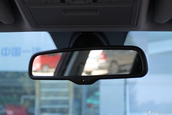 2015款奔腾X80 2.0L自动舒适型