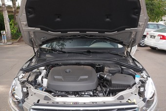 2016款沃尔沃XC60 2.0T 智进版