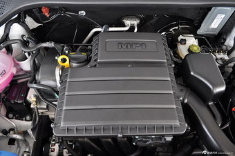 2013款桑塔纳1.6L自动舒适版 平安白