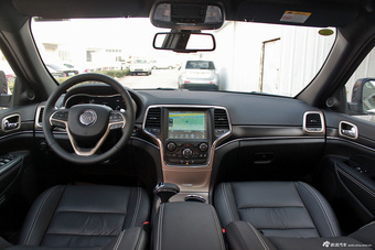 2015款大切诺基3.0L自动舒享导航版图片