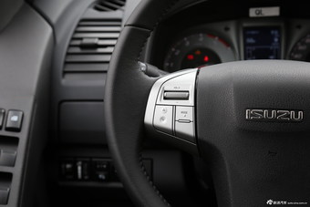 2015款五十铃mu-X 3.0T自动四驱探索型