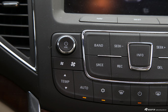 2012款荣威950 2.0L COM舒适版