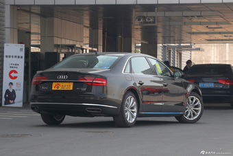 2016款奥迪A8L 3.0T自动45TFSI quattro豪华型