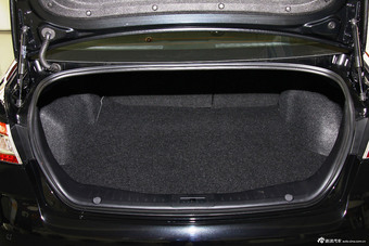 2014款奔腾B90 1.8T自动豪华型到店实拍