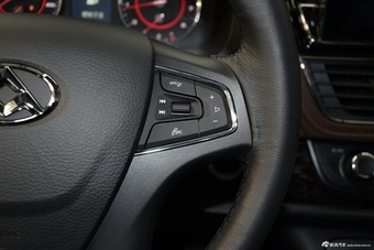 2016款上汽大通G10 2.0T自动旗舰版